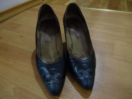 Продам чёрные туфли на каблуках, 39 размера. Туфли удобные, стойкие, красиво смо. . фото 3