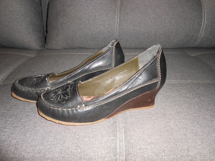 Кожаные туфли на танкетке,размер 38-38,5 в отличном состоянии(как новые),средняя. . фото 4