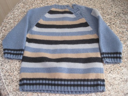 свитер (TENDER WORLD) в идеальном состоянии для мальчика , длина свитера 37 см, . . фото 3