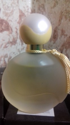 парфюм вода новая из-за матовости бутылки не видно  пузырька ---производство Пол. . фото 3