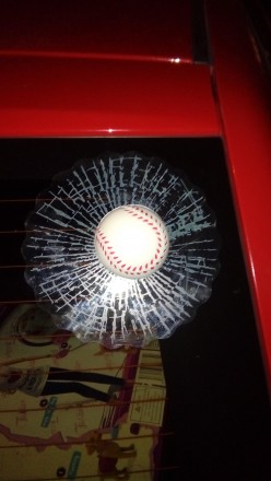 Оригинальная наклейка на стекло авто "Мяч в стекле" Уникальный дизайн.. . фото 6