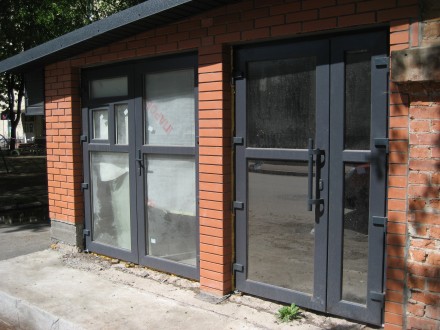 Оказываем услуги по замеру, демонтажу и установке метало пластиковых окон,дверей. . фото 2