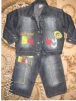 Продам детский джинсовый костюм - размер 86. Состоит из курточки, штанов и футбо. . фото 2