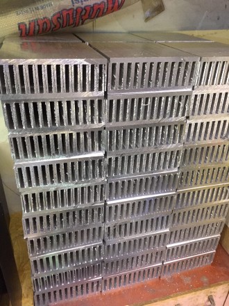 Радиаторный алюминиевый профиль для охлаждения электрооборудования. ОН-082 122х3. . фото 3