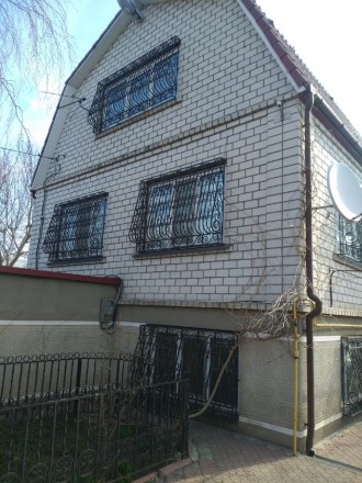 Продается  2 этажный дом  из белого кирпича с отдельным двором, возле леса, в Ба. Балабановка. фото 10
