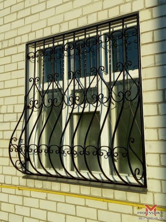 Professional-M изготавливает и устанавливает качественные решетки на окна и балк. . фото 3