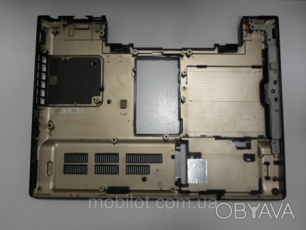 Корпус Samsung R60 (NZ-8278) 
Часть корпуса поддон и стол к ноутбуку Samsung R60. . фото 1