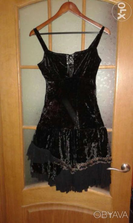 Продам маленькое черное платье из черного панбархата для красивой девушки. Очень. . фото 1