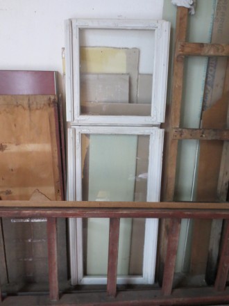 Вікна дерев'яні, засклені подвійні різні та віконні рами з ручками:
1. Вік. . фото 9