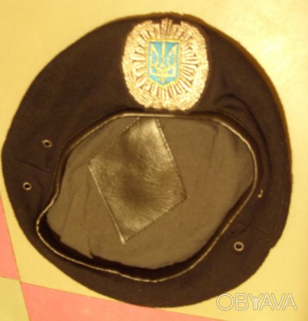 Берет форменный МВД чёрного цвета с нашитой кокардой  размер 57. . фото 1