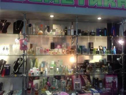 Продам торговое оборудование:
 - шкафы с подсветкой под косметику/парфюмерию/би. . фото 7