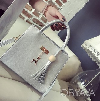 Предлагаем Вашему вниманию стильная и оригинальная сумка!
Цвет: серебро, белый
Р. . фото 1