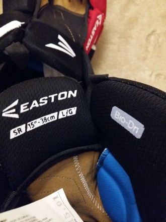 Новые хоккейные перчатки Easton Stealh C7.0. Достойный уровень защиты и комфорта. . фото 5