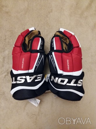 Новые хоккейные перчатки Easton Stealh C7.0. Достойный уровень защиты и комфорта. . фото 1
