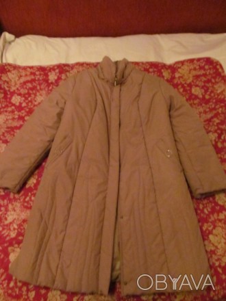 Пальто на синтепоне, носила недолго, есть капюшон, отстегивается. Достаточно теп. . фото 1