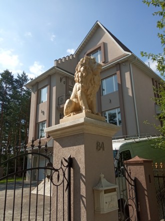 Скульптура левів з натурального каменю-вапняку.Розміра на фото-114+86+54.Можливі. . фото 5