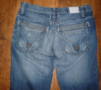 Интересные качественные джинсы со множеством деталей
размер 30
новые но без би. . фото 6