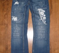 Интересные качественные джинсы со множеством деталей
размер 30
новые но без би. . фото 3