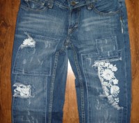Интересные качественные джинсы со множеством деталей
размер 30
новые но без би. . фото 4