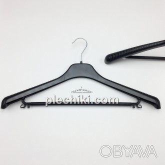 Пластиковые вешалки плечики W-Тp46 чёрного цвета. 
 
Длина 460 мм.
Ширина плеча . . фото 1