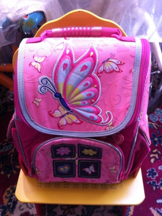 Школьный рюкзак розового цвета с 3D изображением бабочки подойдет для девочек на. . фото 2