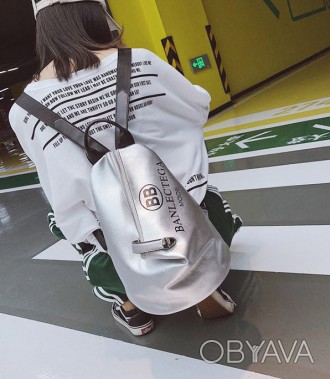 Предлагаем Вашему вниманию шикарные яркие рюкзаки!
Цвет: черный, серебро, зелены. . фото 1