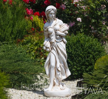 Садовая фигура Богиня Осени выполнена из «искусственного камня» в бежевом цвете.. . фото 1