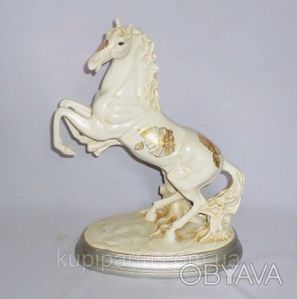 Роскошная статуэтка лошади цвета слоновой кости с росписью. Фигура лошади на дыб. . фото 1
