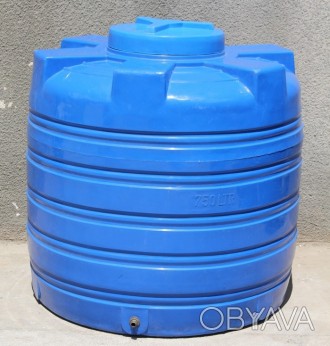 Емкость для воды пластиковая вертикальная двухслойная ч объем 1000 литров. Высот. . фото 1
