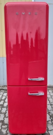 Ексклюзивный холодильник в ретро стиле Смег Smeg FAB32LRN1 Красный А++
Доставка. . фото 10