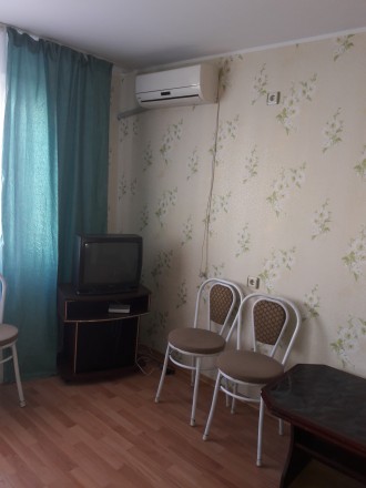 В квартире есть вся необходимая мебель и бытовая техника.Оплата коммунальных усл. Киевский. фото 5