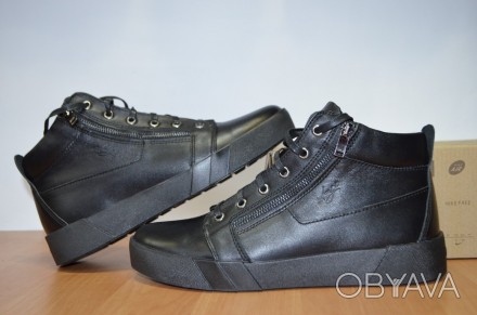 Качественные и стильные ботинки из натуральных материалов.
очень теплые и удобны. . фото 1