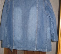 мужской межсезонный красивый  пиджак джинсовый. размеры- плечи 50, рукав от плеч. . фото 3
