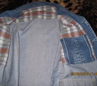 мужской межсезонный красивый  пиджак джинсовый. размеры- плечи 50, рукав от плеч. . фото 4