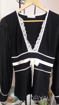 Продам блузку черного цвета с белой отделкой 46-48 размера. Бренд Vipart. Рукава. . фото 1