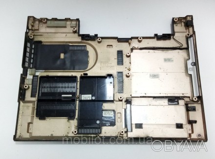 Корпус Samsung R40 (NZ-10410) 
Часть корпуса поддон и стол к ноутбуку Samsung R4. . фото 1