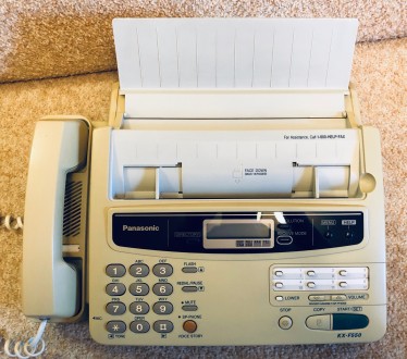 Продаю полностью рабочий и исправный факс Panasonic KX-F550 + факс-бумага.

В . . фото 5