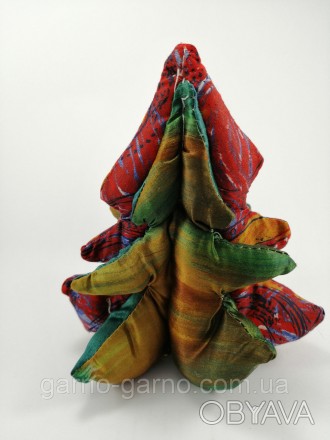Замечательный сувенир для любительниц шитья. Вместительная игольница- Новогодняя. . фото 1