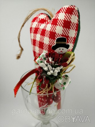Новогоднее текстильное сердечко с декором Снеговик - подвеска на елку и оригинал. . фото 1