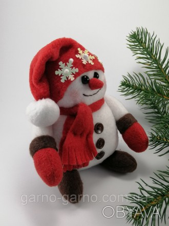 Текстильный снеговик в шапке и шарфике. Сшит из мягкого флиса. Добродушный и сим. . фото 1