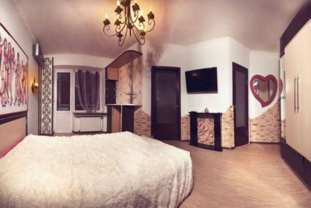 Романтический Люкс в центре города с шикарной 2-х спальной кроватью.
В квартире. Центр. фото 5