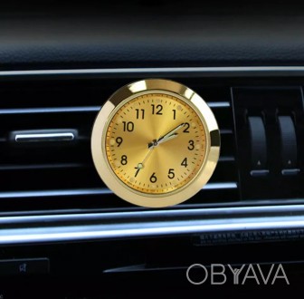Красивые часы золотого цвета со стрелками на батарейке являются стильным аксессу. . фото 1