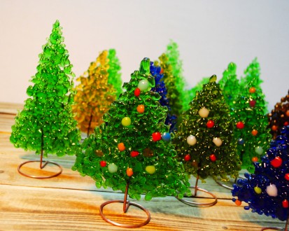 Уникальные новогодние подарки и сувениры ручной работы, стеклянные елки на подст. . фото 4
