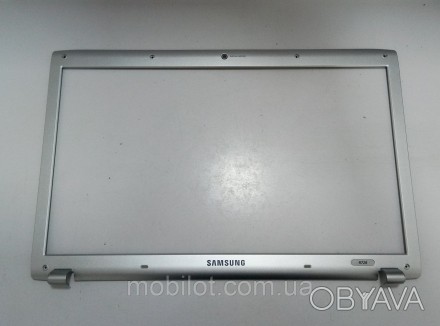 Корпус Samsung R728 (NZ-10590) 
Часть корпуса рамка и крышка матрицы к ноутбуку . . фото 1