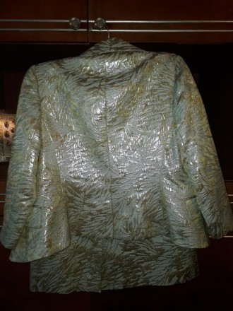 Указан размер 4 (думаю будет на 38-40)
Юбка и пиджак на подкладке, сзади неболь. . фото 3
