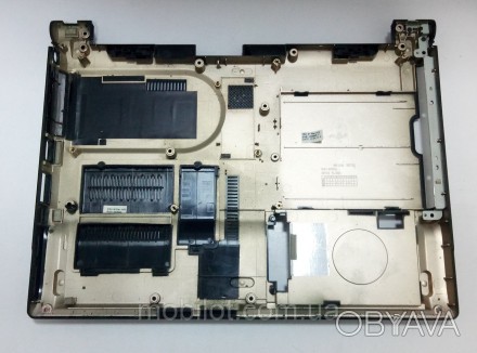 Корпус Samsung R20 (NZ-10649) 
Часть корпуса поддон и стол к ноутбуку Samsung 20. . фото 1