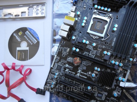 Топовая материнская плата на Socket 1155 - AsRock Z77 Pro3 (Rev. G/A 1.04) - в и. Токмак. фото 1 Топовая материнская плата на Socket 1155 - AsRock Z77 Pro3 (Rev. G/A 1.04) - в и. Токмак. фото 1