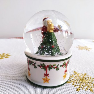Новорічний декор ,снігова куля Санта клаус ,Villeroy & Boch,
Мала куля діам. . фото 2