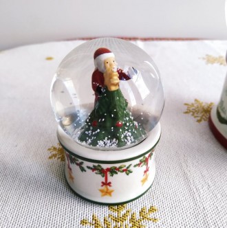 Новорічний декор ,снігова куля Санта клаус ,Villeroy & Boch,
Мала куля діам. . фото 3