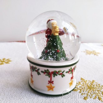 Новорічний декор ,снігова куля Санта клаус ,Villeroy & Boch,
Мала куля діам. . фото 1